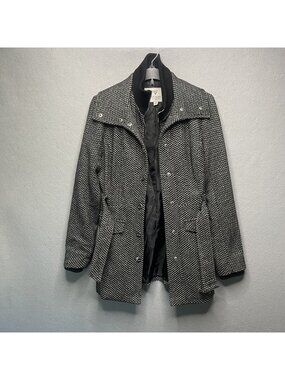 Guess Black & White Textured Womens Coat With Belted Back Lined Interior Small